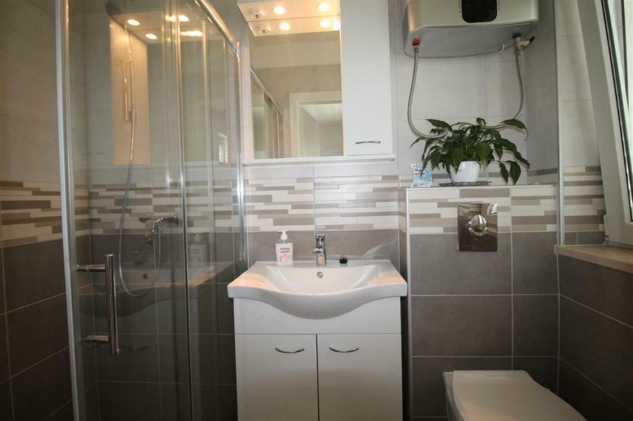 Private Accommodation Carevic Dubrovnik Luaran gambar