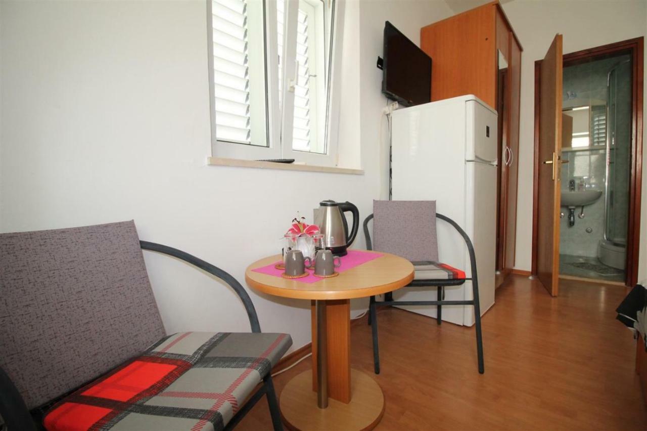Private Accommodation Carevic Dubrovnik Luaran gambar