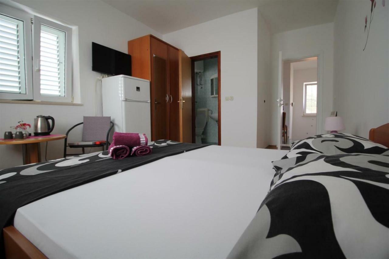 Private Accommodation Carevic Dubrovnik Luaran gambar